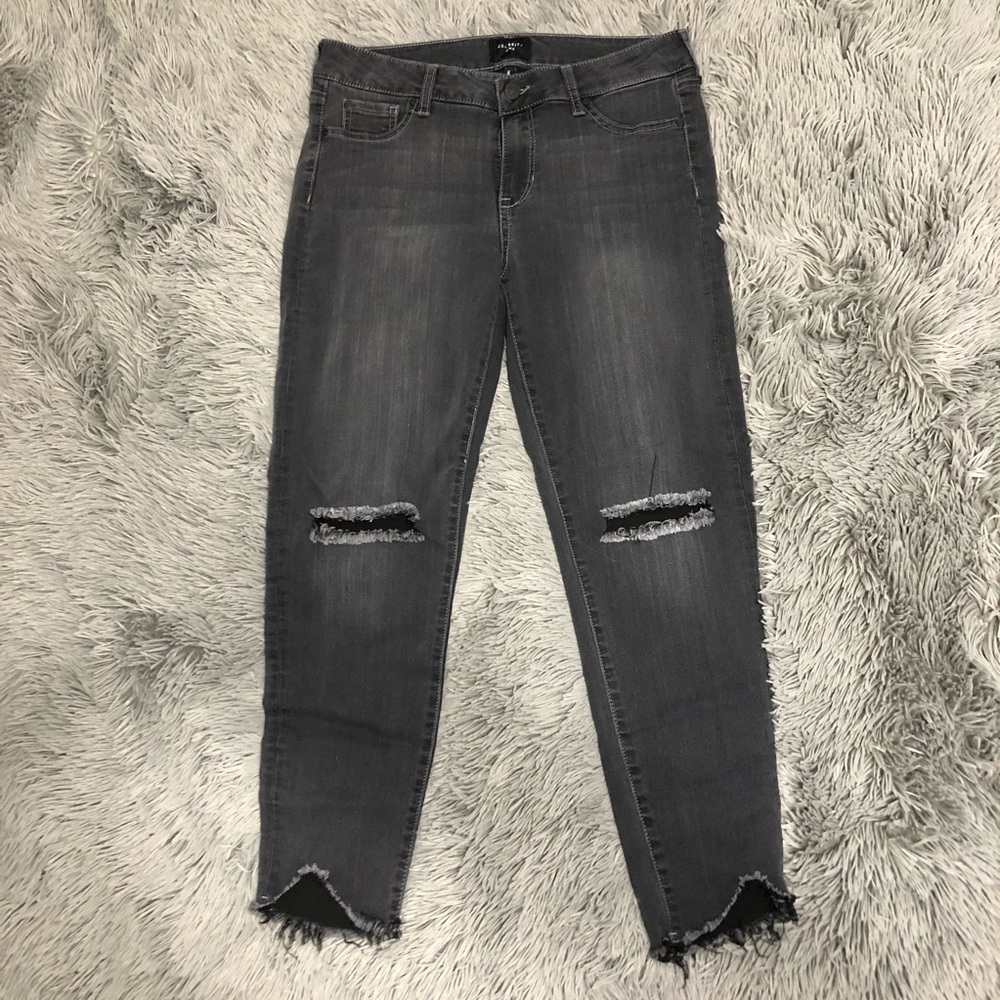 Black distressed skinny jeans